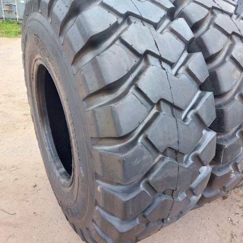 Шины на фронтальный погрузчик 20.5-25 LM28 TL TIANLI